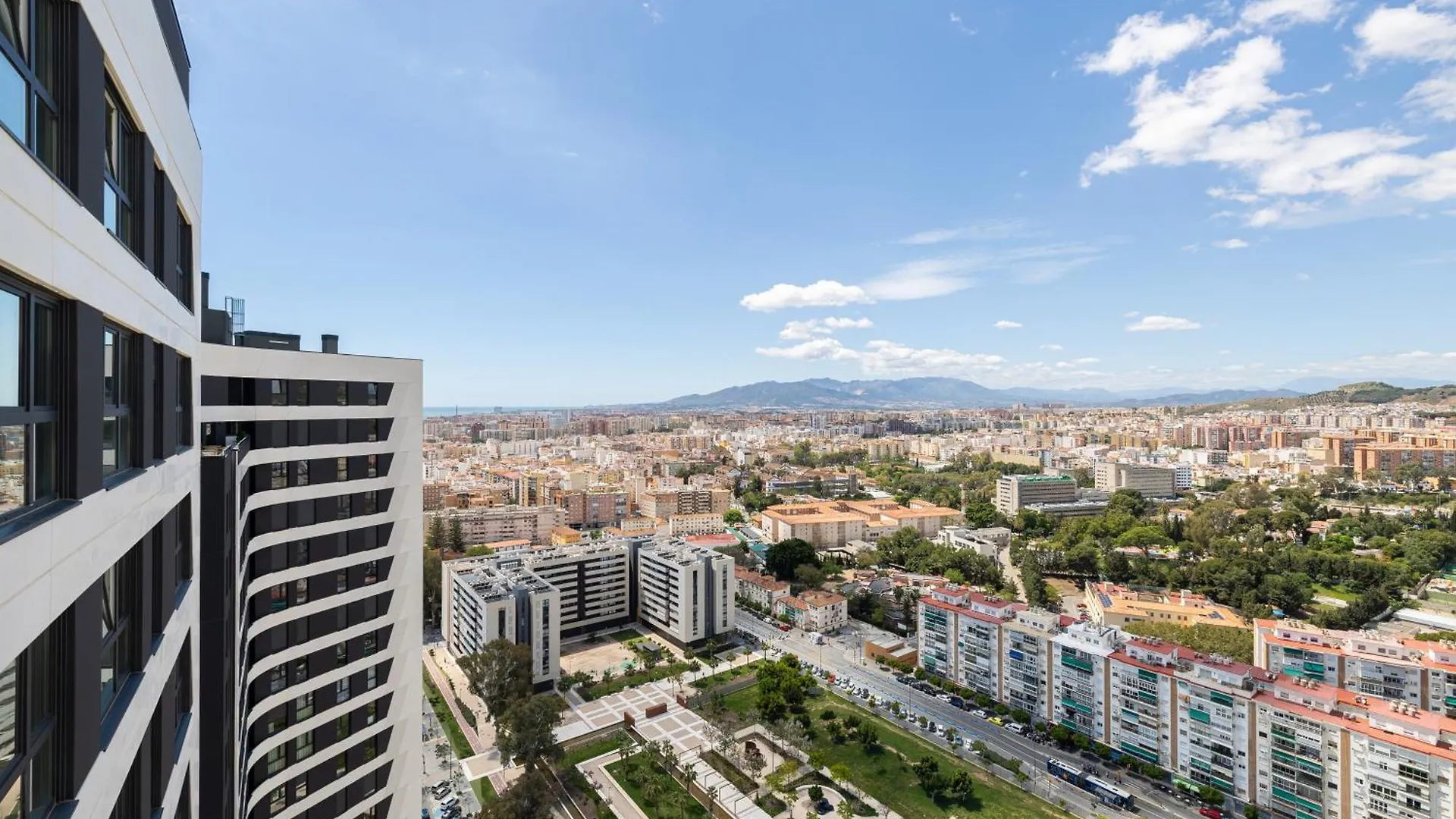 High-Rise Apartment With Views Málaga