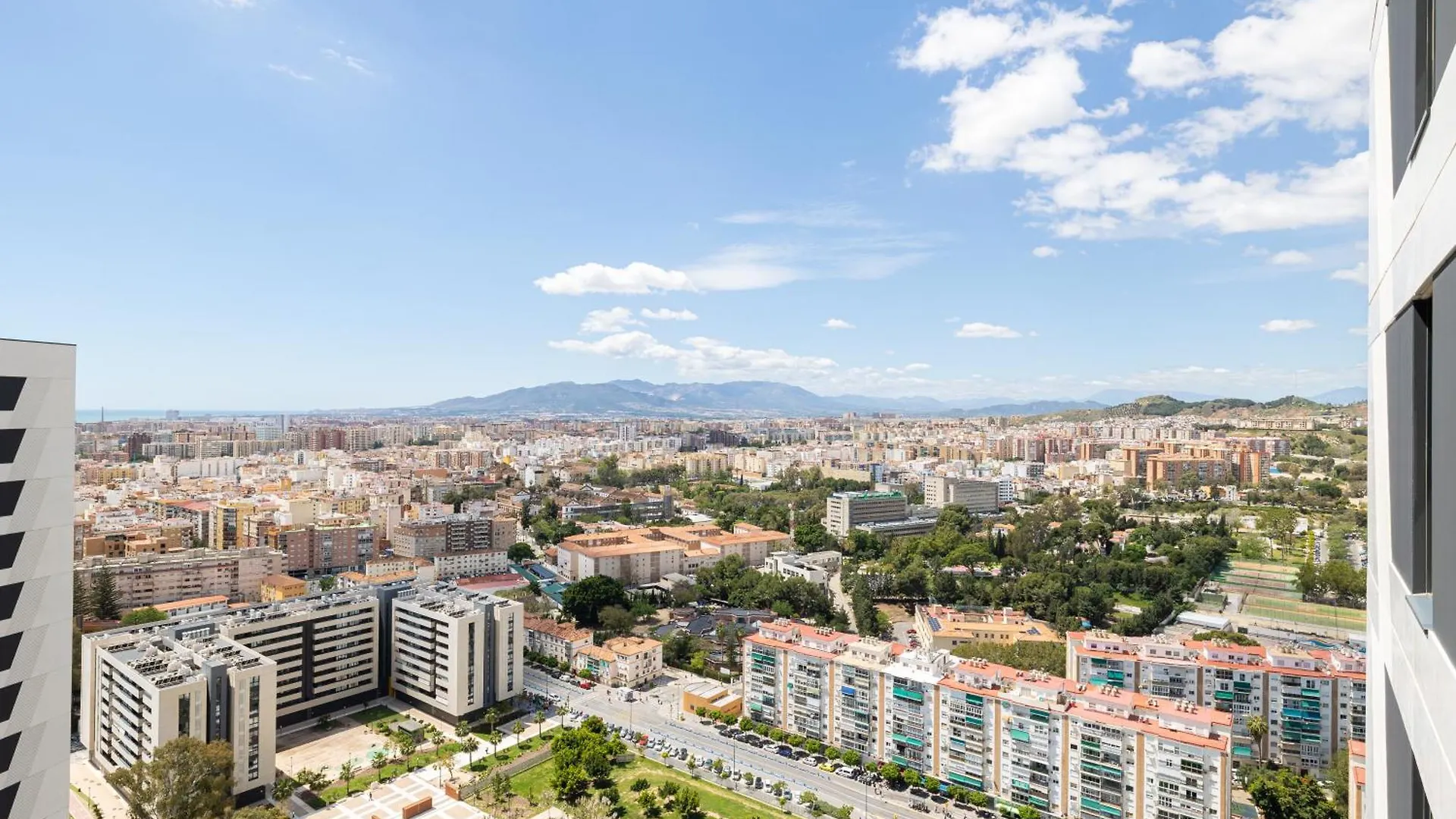 High-Rise Apartment With Views Málaga Spanien